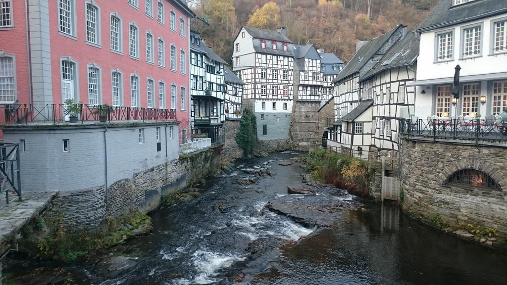 Eleganza Monschau Hotell Eksteriør bilde